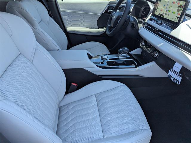 new 2025 Mitsubishi Outlander car, priced at $41,235