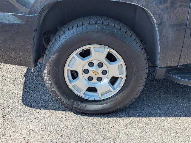 used 2014 Chevrolet Suburban car, priced at $9,987