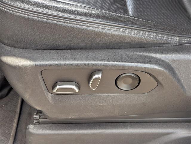 used 2023 GMC Yukon car, priced at $53,986