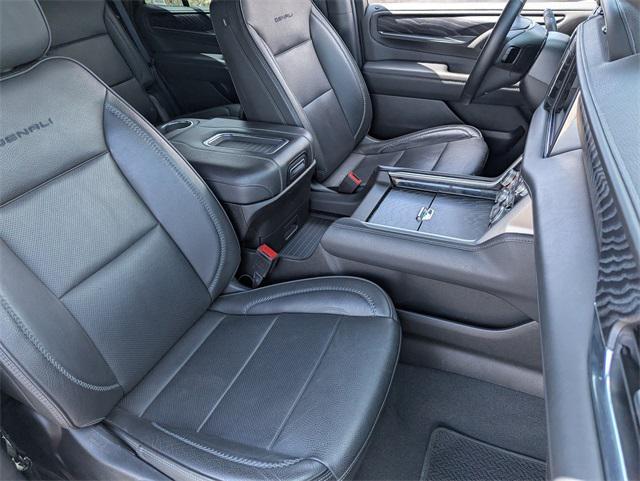 used 2023 GMC Yukon car, priced at $53,986