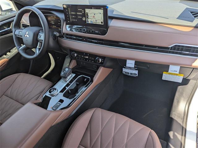 new 2025 Mitsubishi Outlander car, priced at $45,195