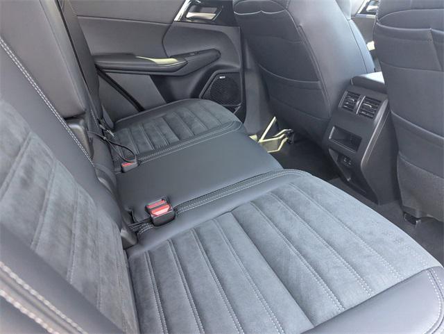 new 2025 Mitsubishi Outlander car, priced at $42,285