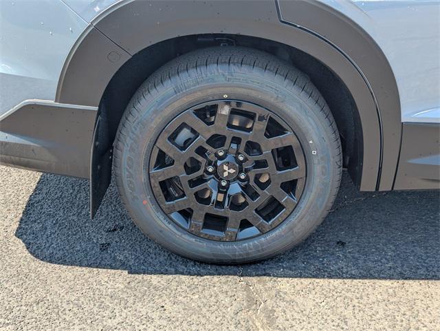 new 2025 Mitsubishi Outlander car, priced at $42,285