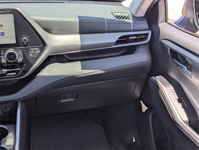 used 2024 Toyota Highlander car, priced at $42,987