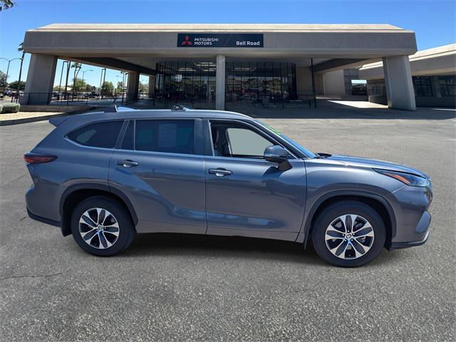 used 2024 Toyota Highlander car, priced at $42,987