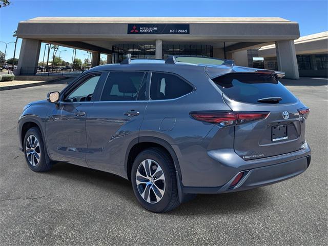 used 2024 Toyota Highlander car, priced at $42,987