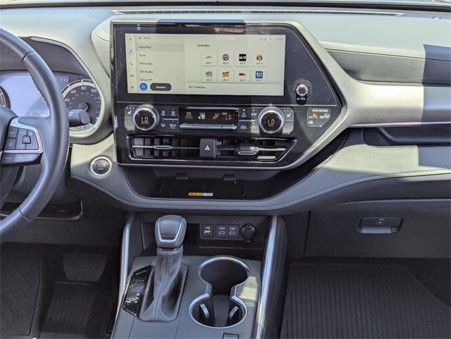 used 2024 Toyota Highlander car, priced at $42,987
