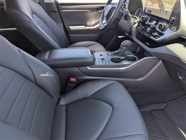 used 2024 Toyota Highlander car, priced at $42,987