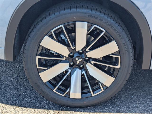 new 2025 Mitsubishi Outlander car, priced at $46,795