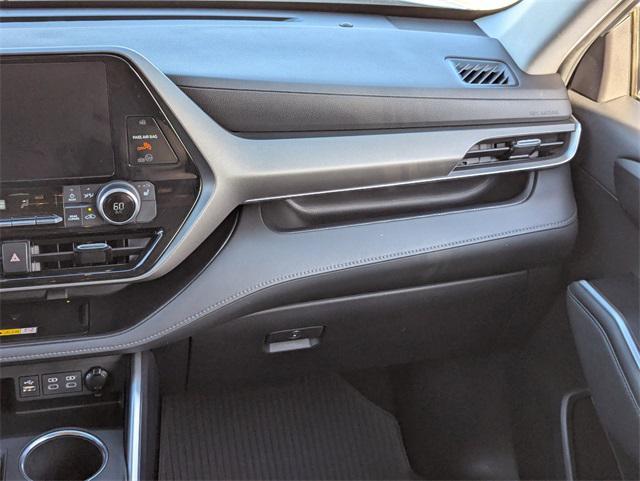 used 2023 Toyota Highlander car, priced at $32,736