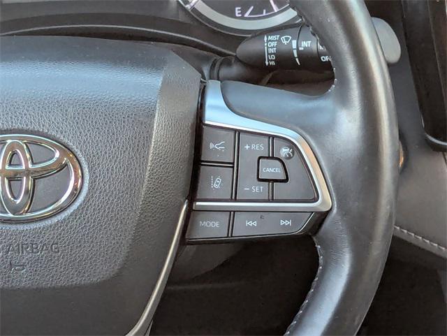 used 2023 Toyota Highlander car, priced at $32,736