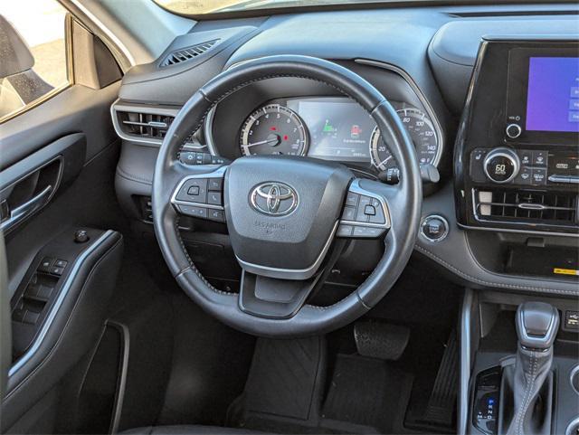 used 2023 Toyota Highlander car, priced at $32,736