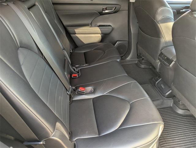 used 2023 Toyota Highlander car, priced at $32,736