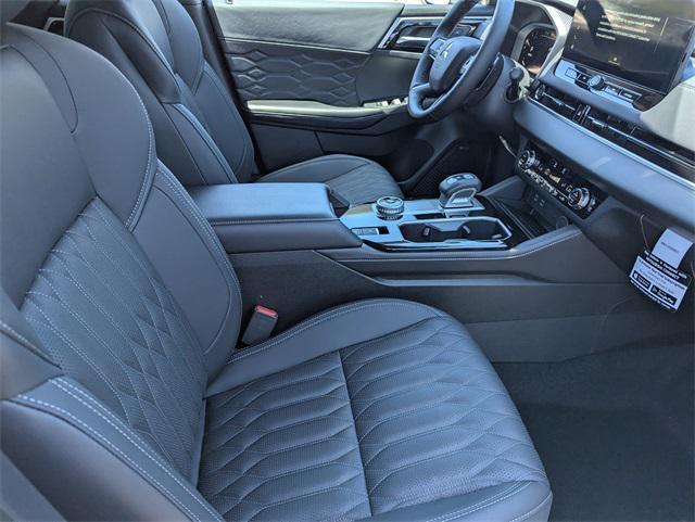 new 2025 Mitsubishi Outlander car, priced at $41,235