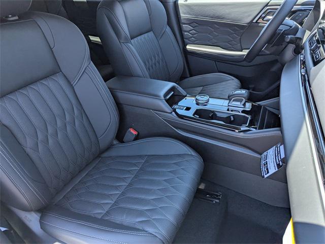 new 2025 Mitsubishi Outlander car, priced at $41,235