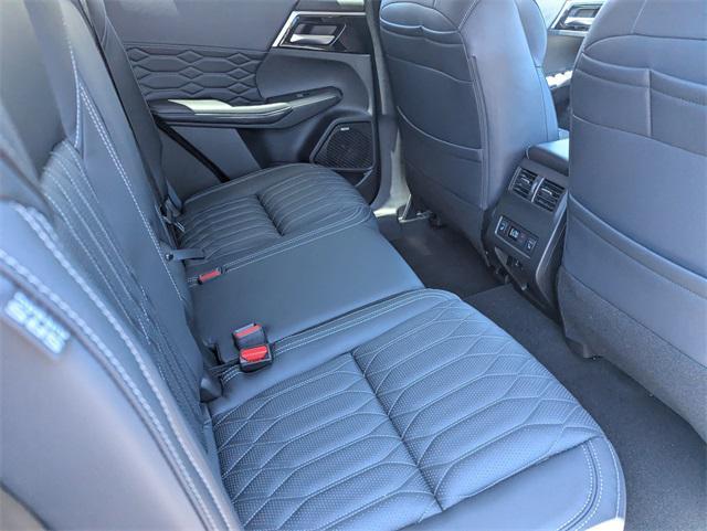 new 2025 Mitsubishi Outlander car, priced at $41,235