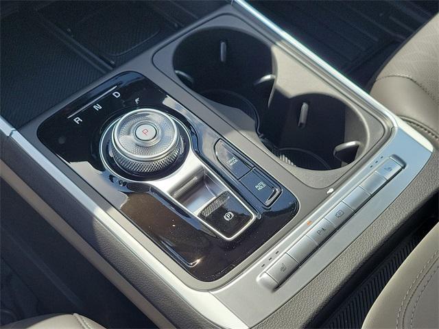 new 2025 Kia Carnival Hybrid car, priced at $45,015