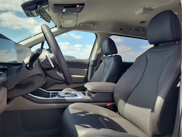 new 2025 Kia Carnival Hybrid car, priced at $45,015