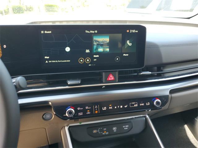 new 2025 Kia Carnival car, priced at $40,650