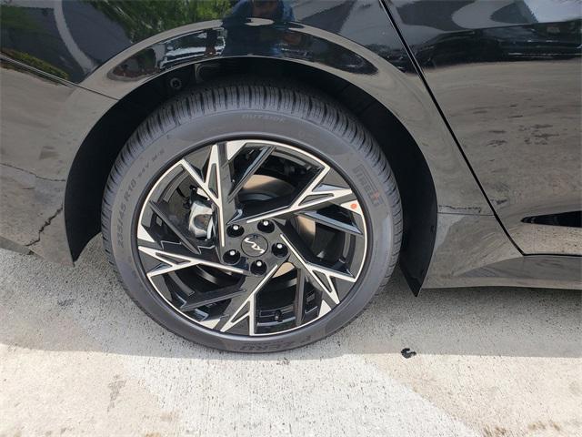 new 2025 Kia K5 car, priced at $30,970