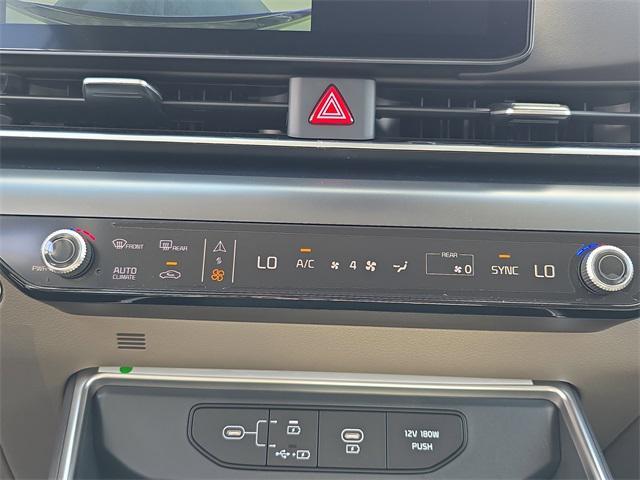 new 2025 Kia Carnival car, priced at $40,650