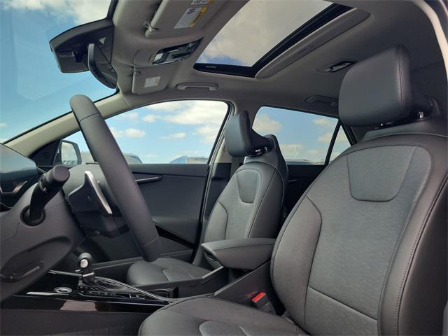 new 2025 Kia Niro car, priced at $33,900