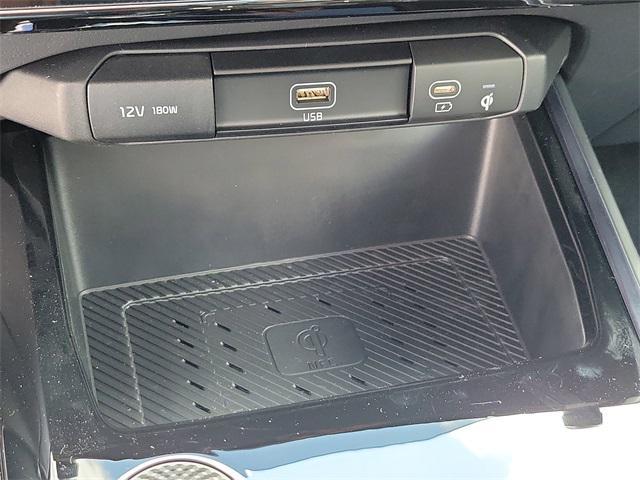 new 2025 Kia Niro car, priced at $33,900