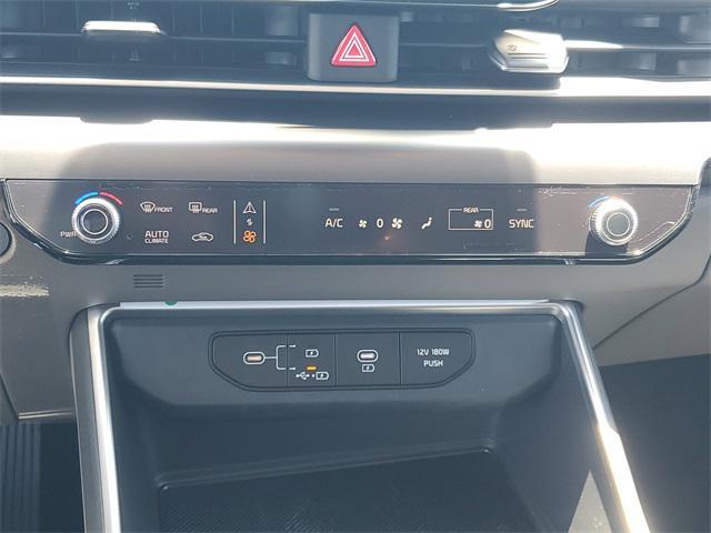 new 2025 Kia Carnival car, priced at $40,485