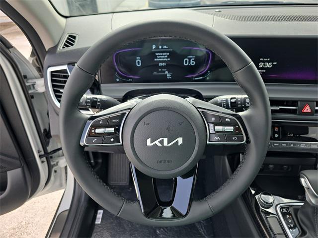 new 2025 Kia Seltos car, priced at $27,900