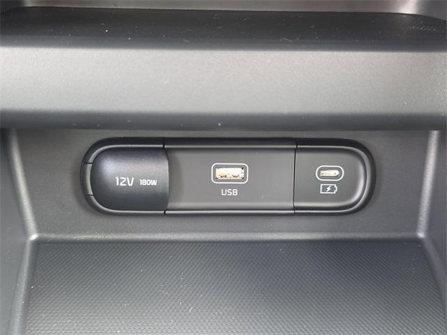 new 2025 Kia Seltos car, priced at $27,900