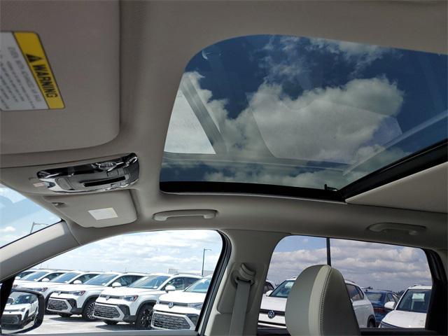 new 2025 Kia Sorento car, priced at $36,825