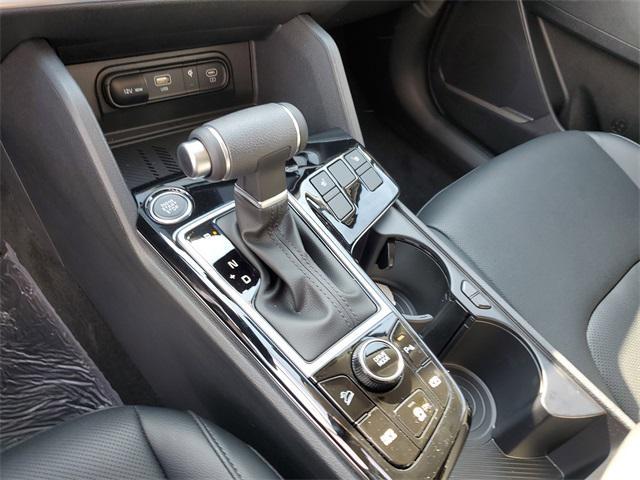 new 2025 Kia Sportage car, priced at $30,205