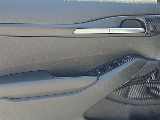 new 2025 Kia Seltos car, priced at $25,920