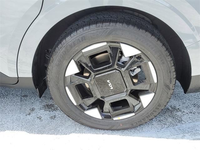 new 2025 Kia Carnival car, priced at $42,695
