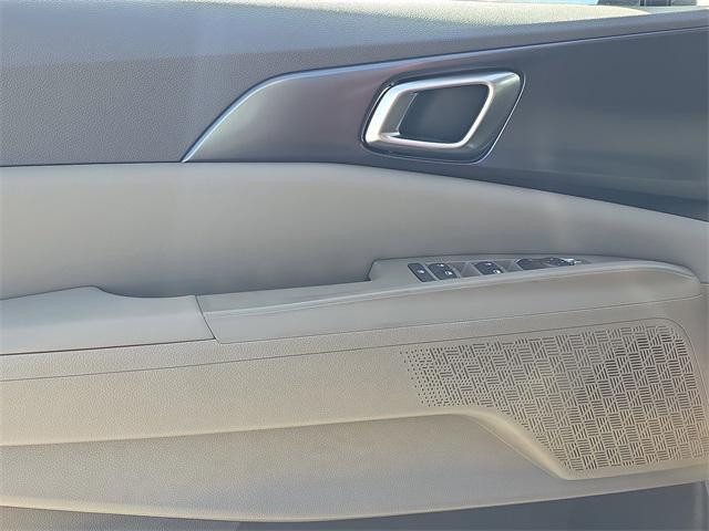new 2025 Kia Carnival car, priced at $40,500