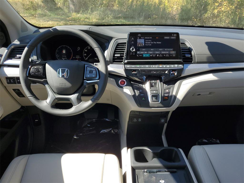 new 2026 Honda Odyssey car, priced at $43,745