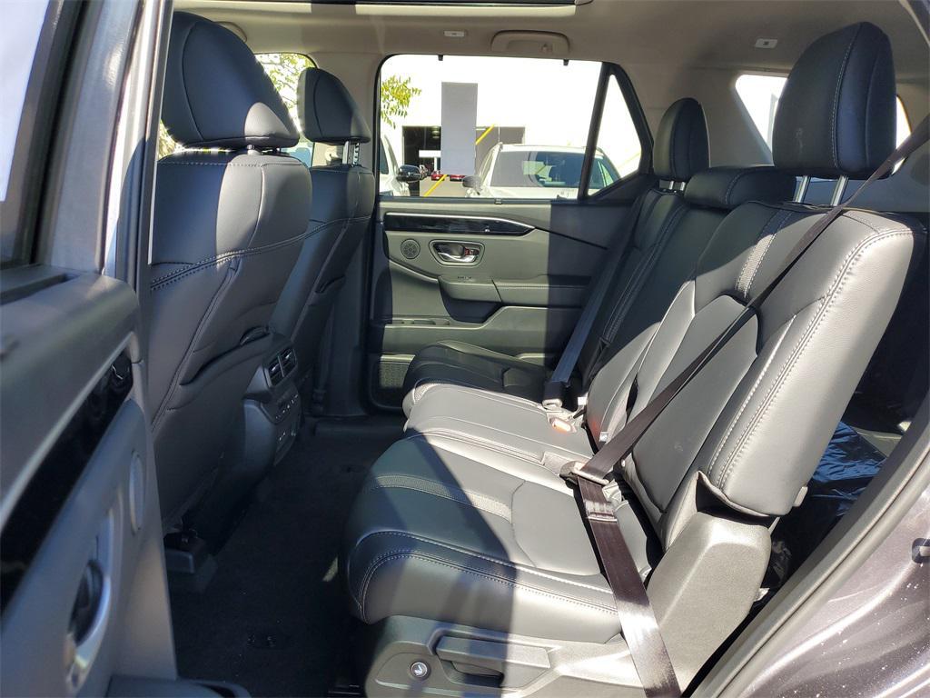 new 2025 Honda Pilot car, priced at $50,095