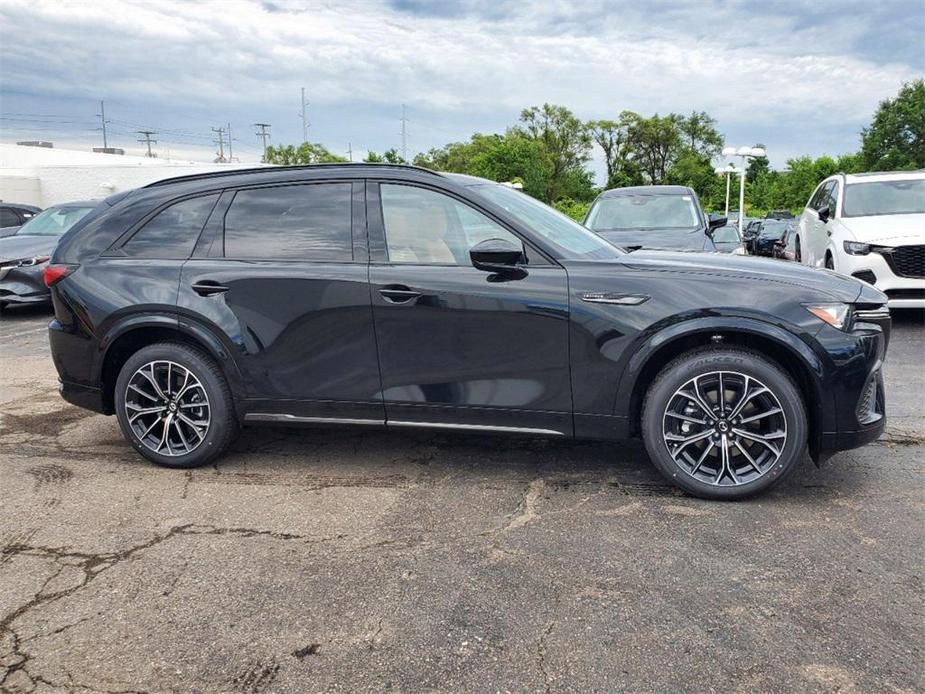 new 2025 Mazda CX-70 car, priced at $55,078