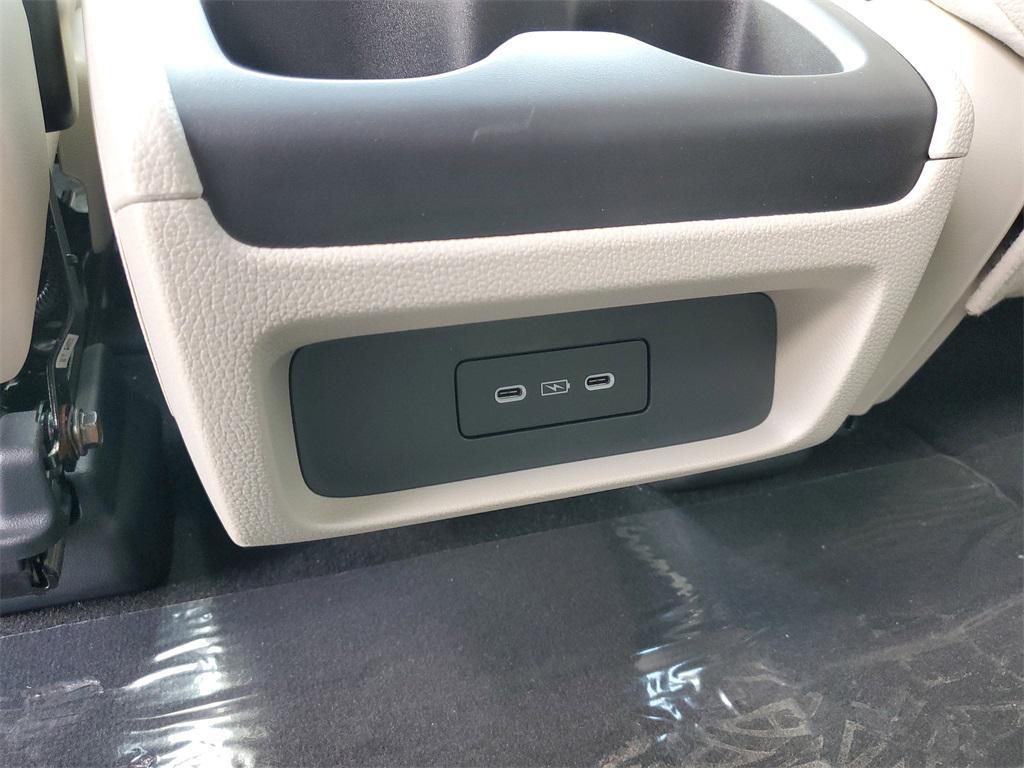 new 2026 Honda Odyssey car, priced at $44,290