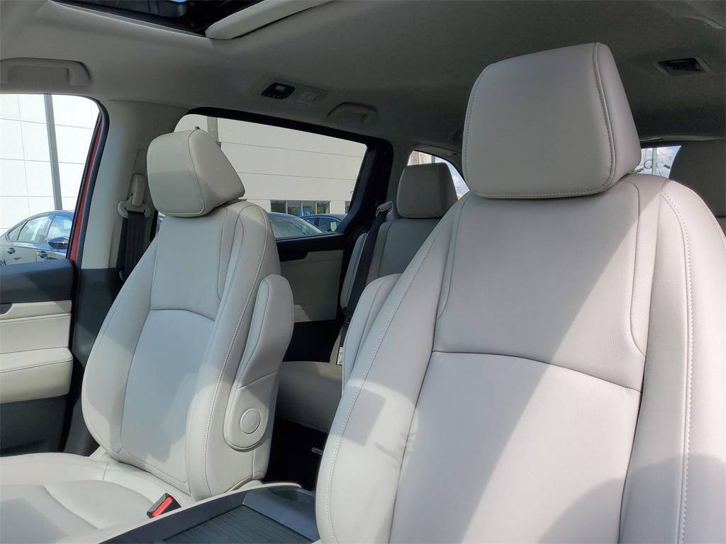 new 2026 Honda Odyssey car, priced at $44,290