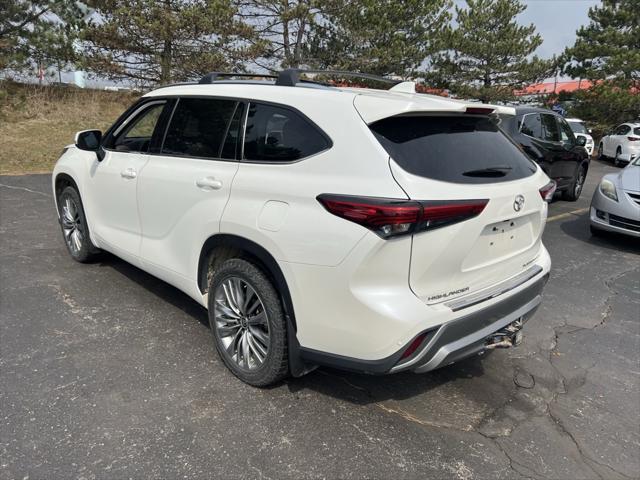 used 2021 Toyota Highlander car, priced at $36,400