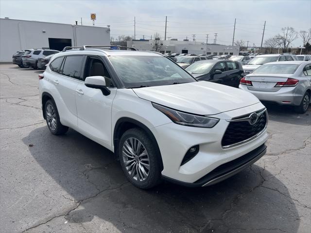used 2021 Toyota Highlander car, priced at $36,400