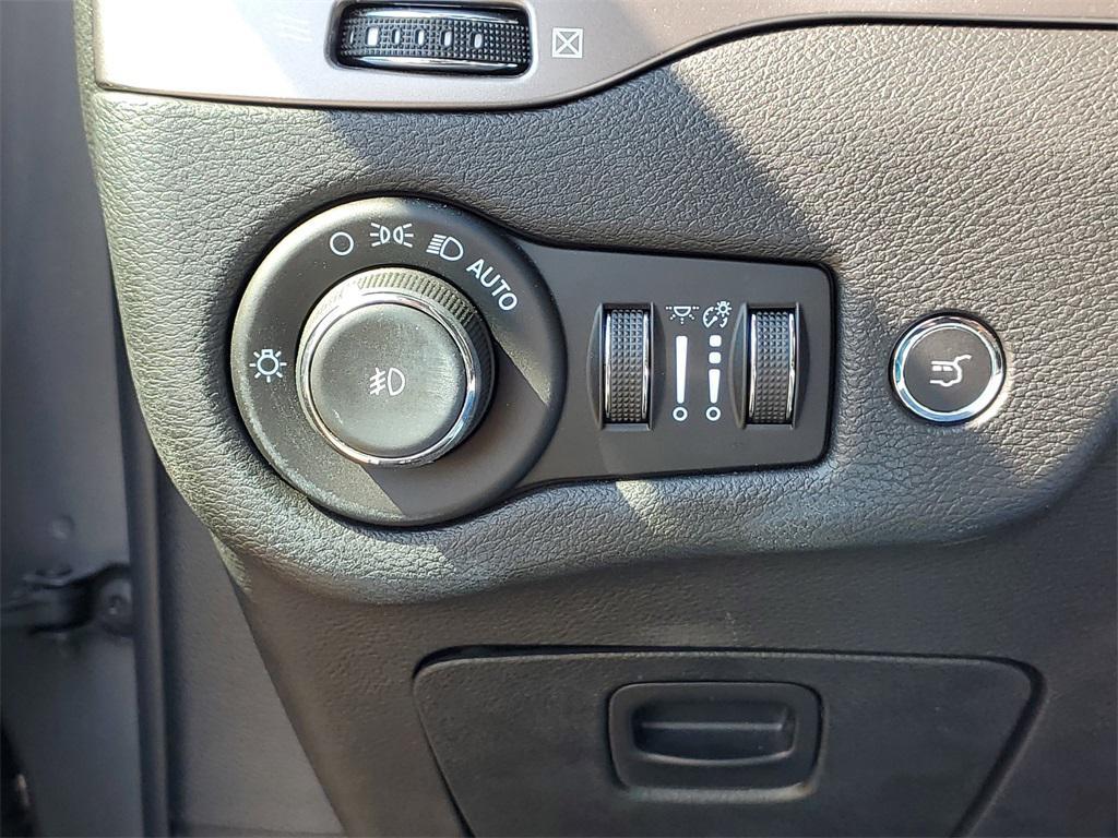 used 2021 Jeep Cherokee car, priced at $21,200