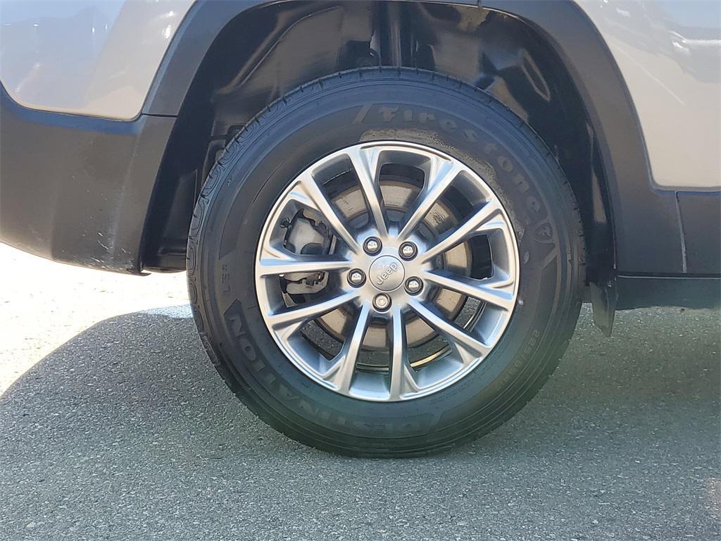 used 2021 Jeep Cherokee car, priced at $21,200