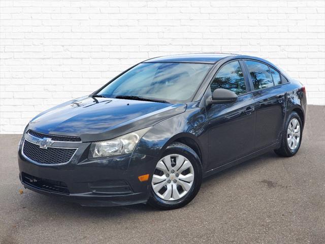 used 2014 Chevrolet Cruze car, priced at $5,570