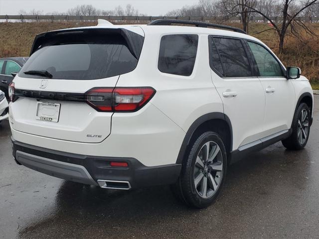 new 2025 Honda Pilot car, priced at $53,930