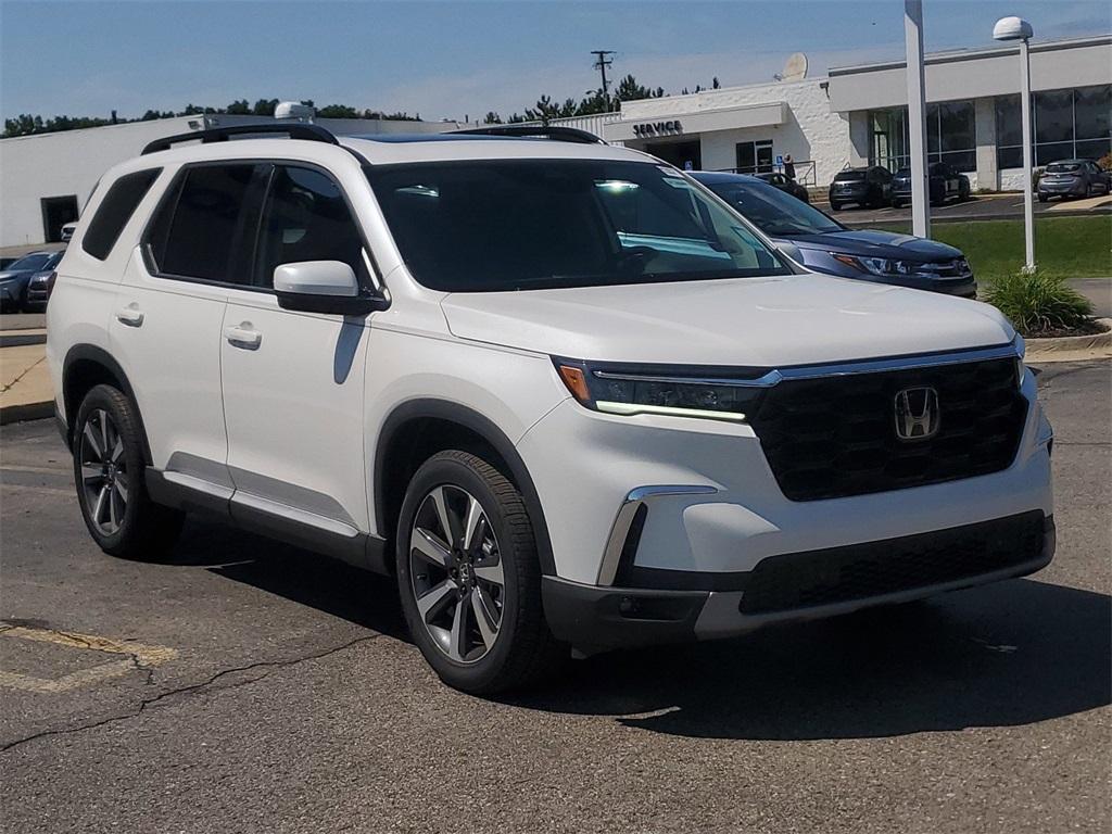 new 2025 Honda Pilot car, priced at $50,150