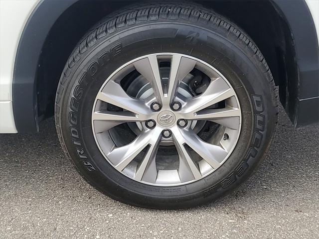 used 2014 Toyota Highlander car, priced at $15,950