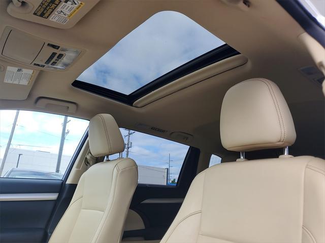 used 2014 Toyota Highlander car, priced at $15,950