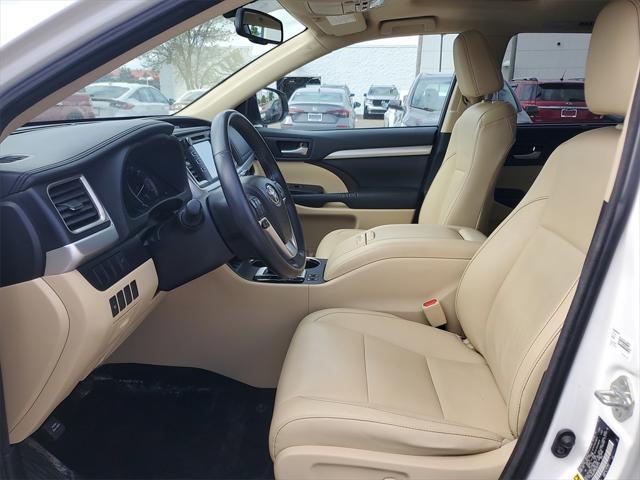 used 2014 Toyota Highlander car, priced at $15,950